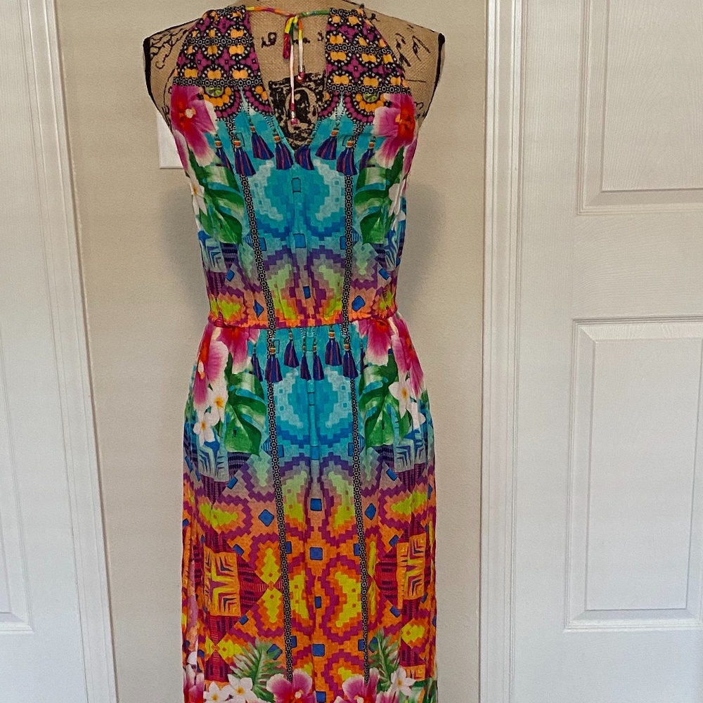 SWIM COVERUP NANETTE LEPORE. SIZE M  NWOT